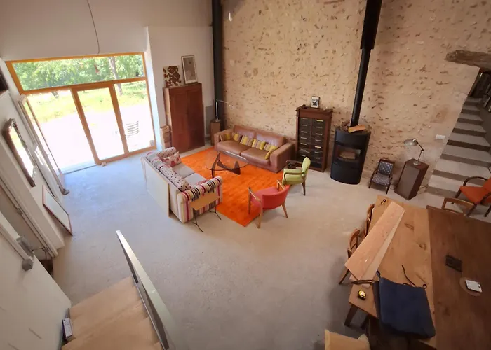 Théveny, Le Levant Nyaraló