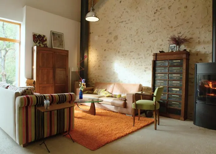 Théveny, Le Levant Nyaraló