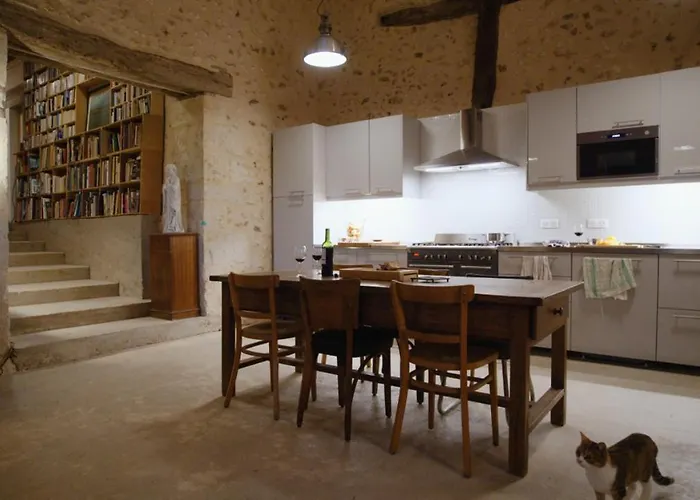 Nyaraló Théveny, Le Levant *