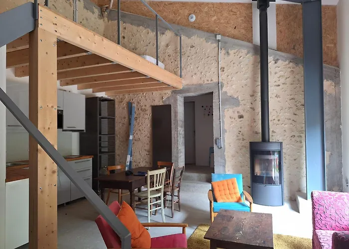 Théveny, Le Levant Nyaraló Saint-Astier